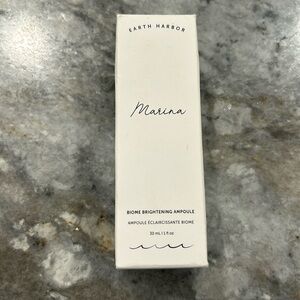 Earth Harbor Marina Ampoule